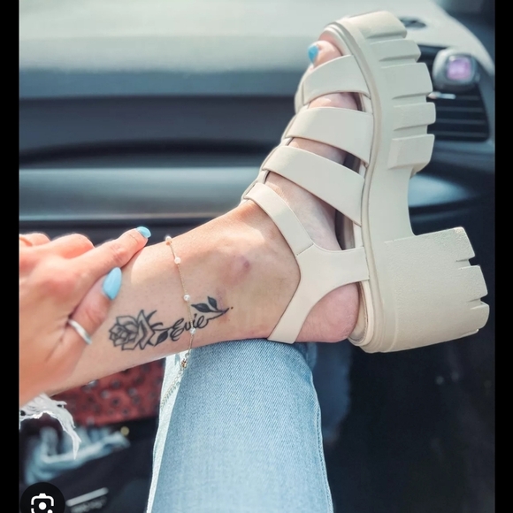Madden Girl Shoes - Madden Girl Galaxy Off White Platform Sandal Size 10